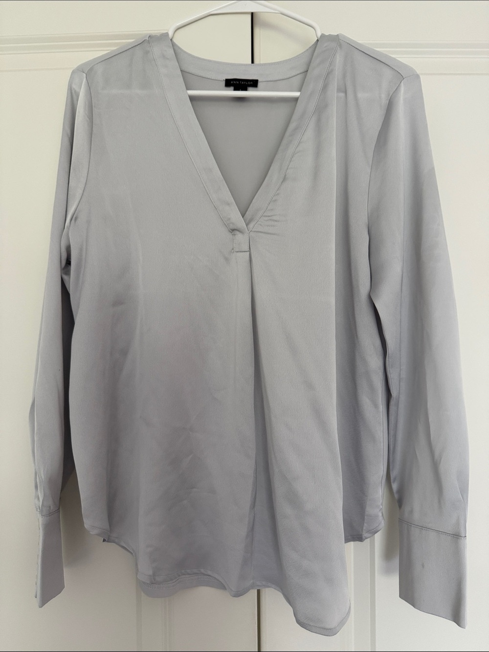 NWOT Ann Taylor  Pale Gray V-Neck Long Sleeve Blouse